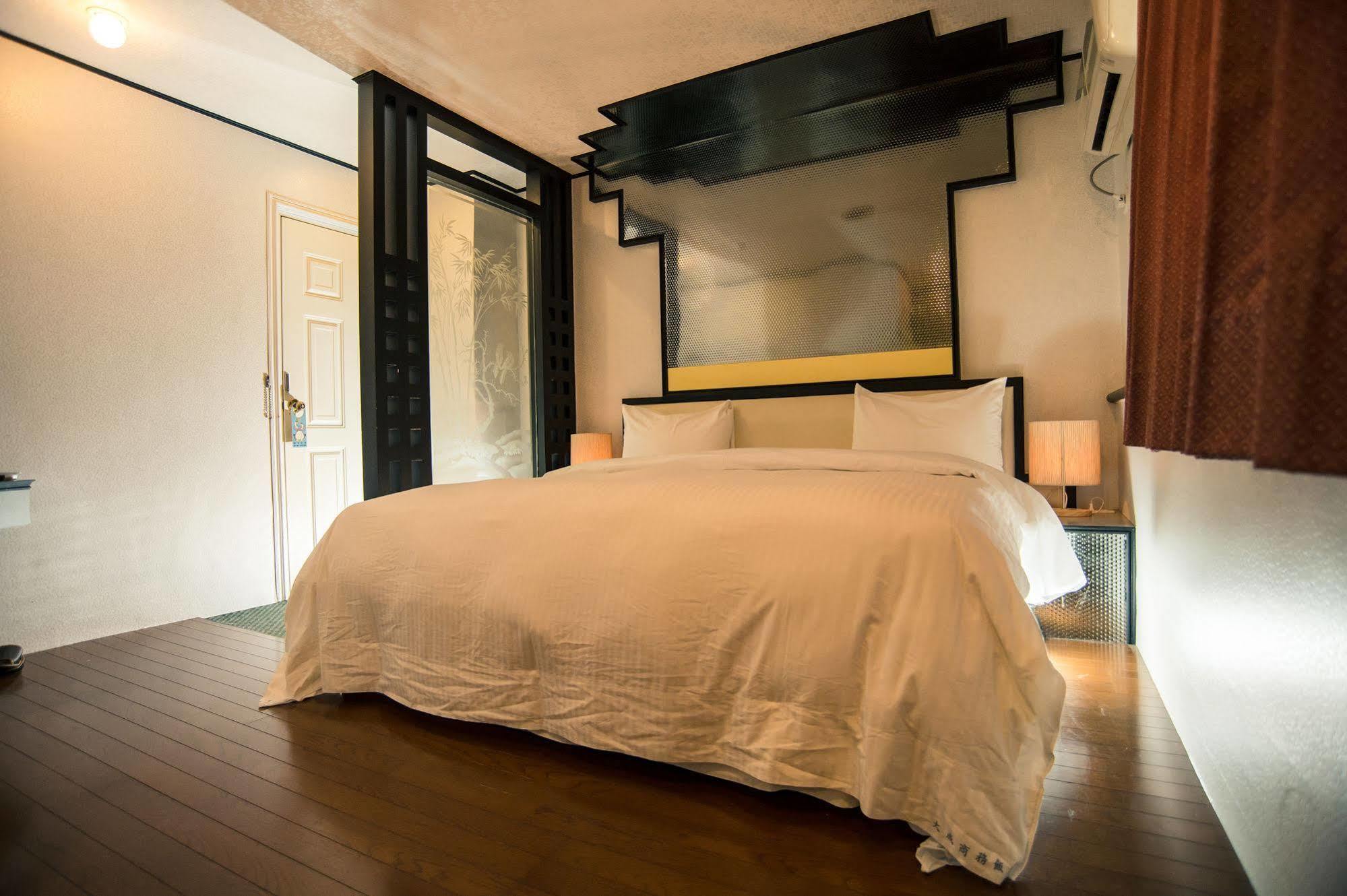 Day Chen Hotel Yilan Exterior foto